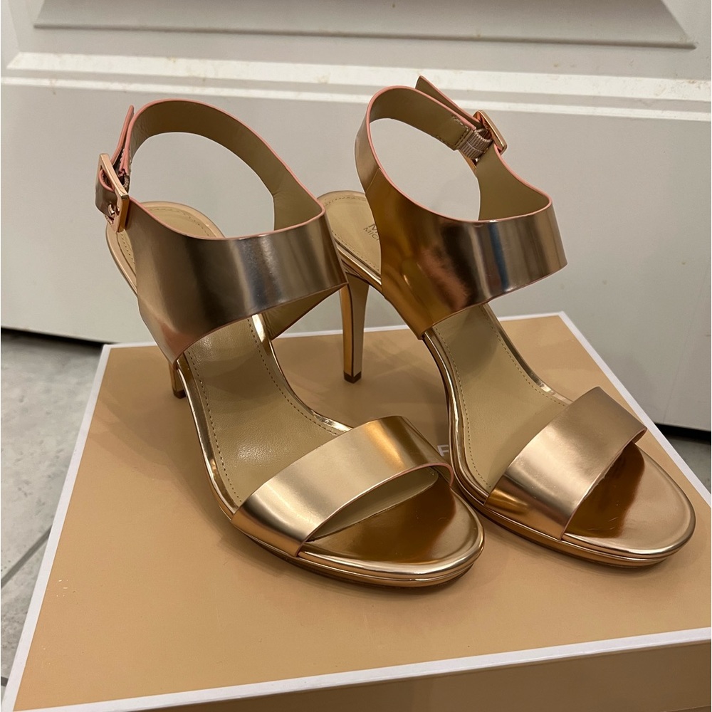 Michael Kors Claudia Mid Heels in Mirror Metallic Size 7